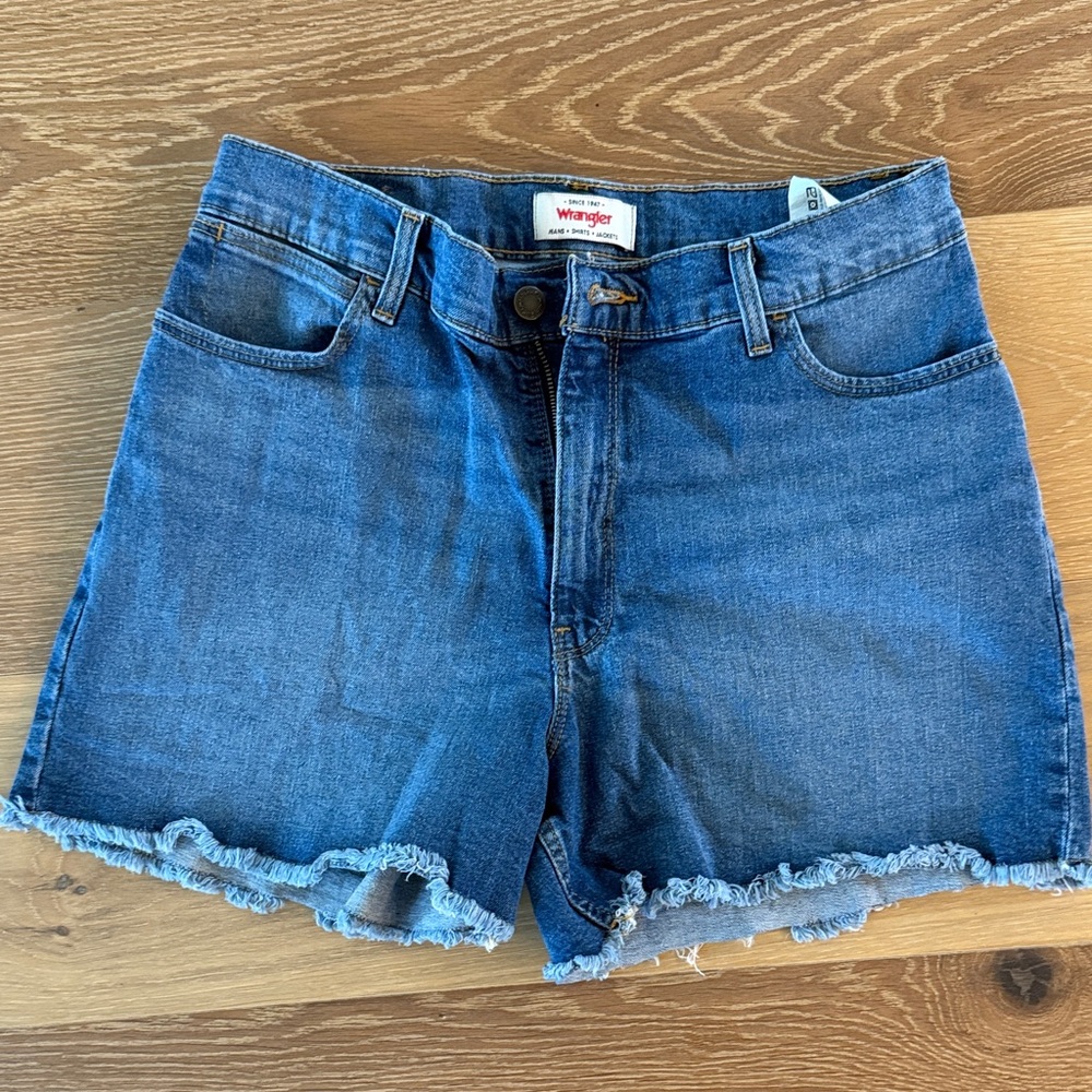 Wrangler Women's Denim Blue Frayed Hem Shorts - Picture 4 of 4